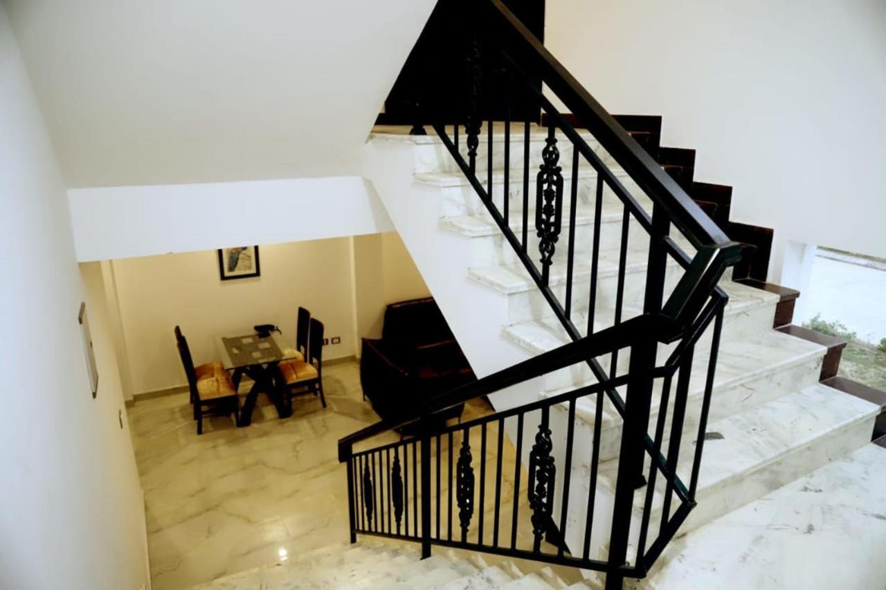 Country Inn Hotels & Resorts Vrindāvan Esterno foto