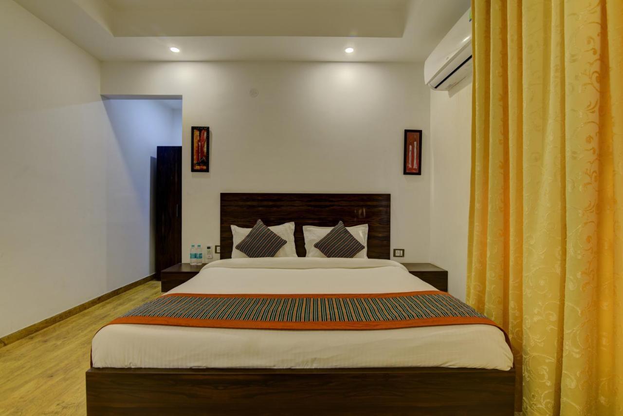 Country Inn Hotels & Resorts Vrindāvan Esterno foto