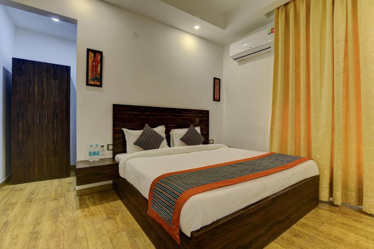 Country Inn Hotels & Resorts Vrindāvan Esterno foto