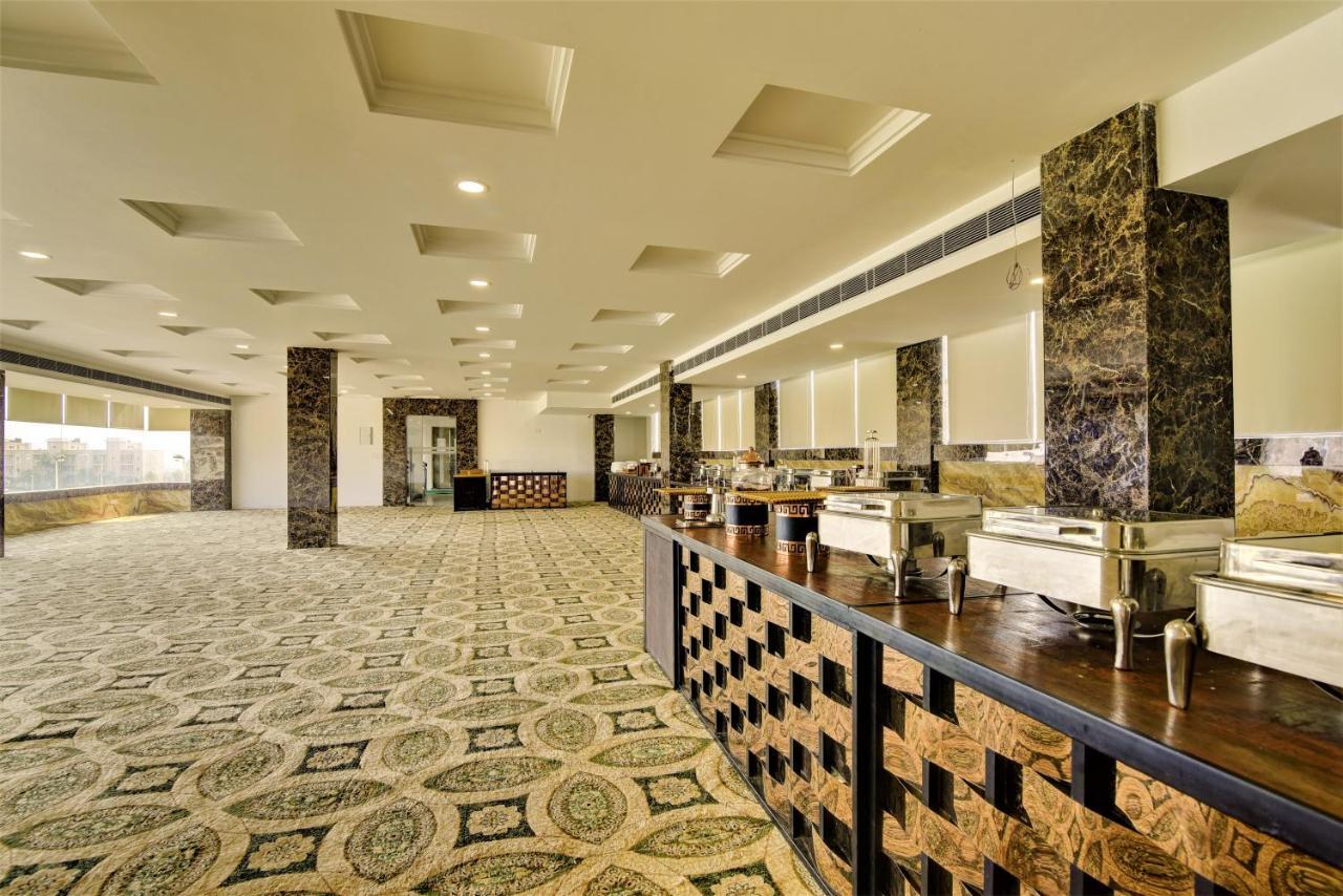 Country Inn Hotels & Resorts Vrindāvan Esterno foto