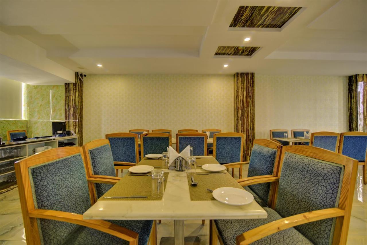Country Inn Hotels & Resorts Vrindāvan Esterno foto