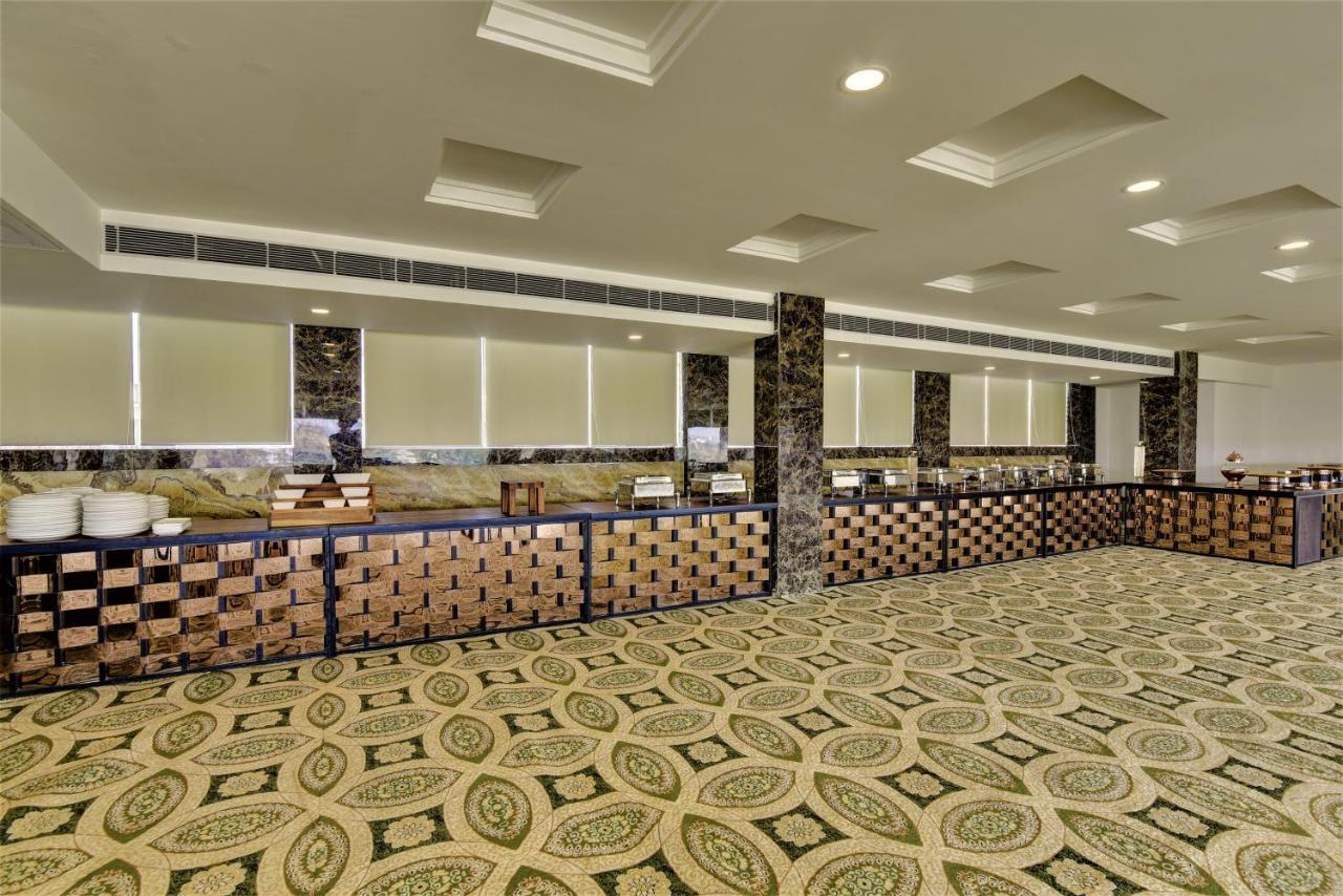 Country Inn Hotels & Resorts Vrindāvan Esterno foto